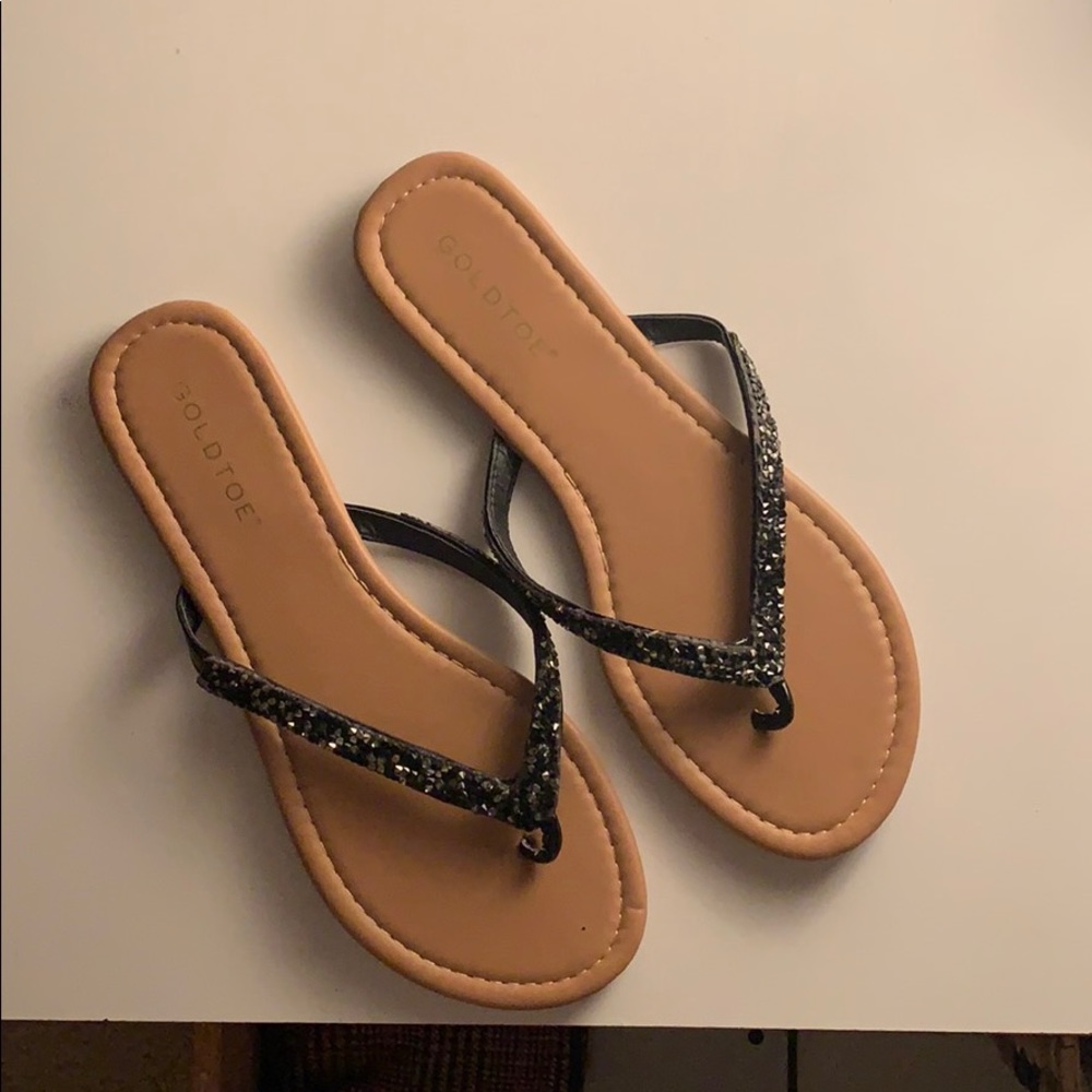 gold toe flip flops